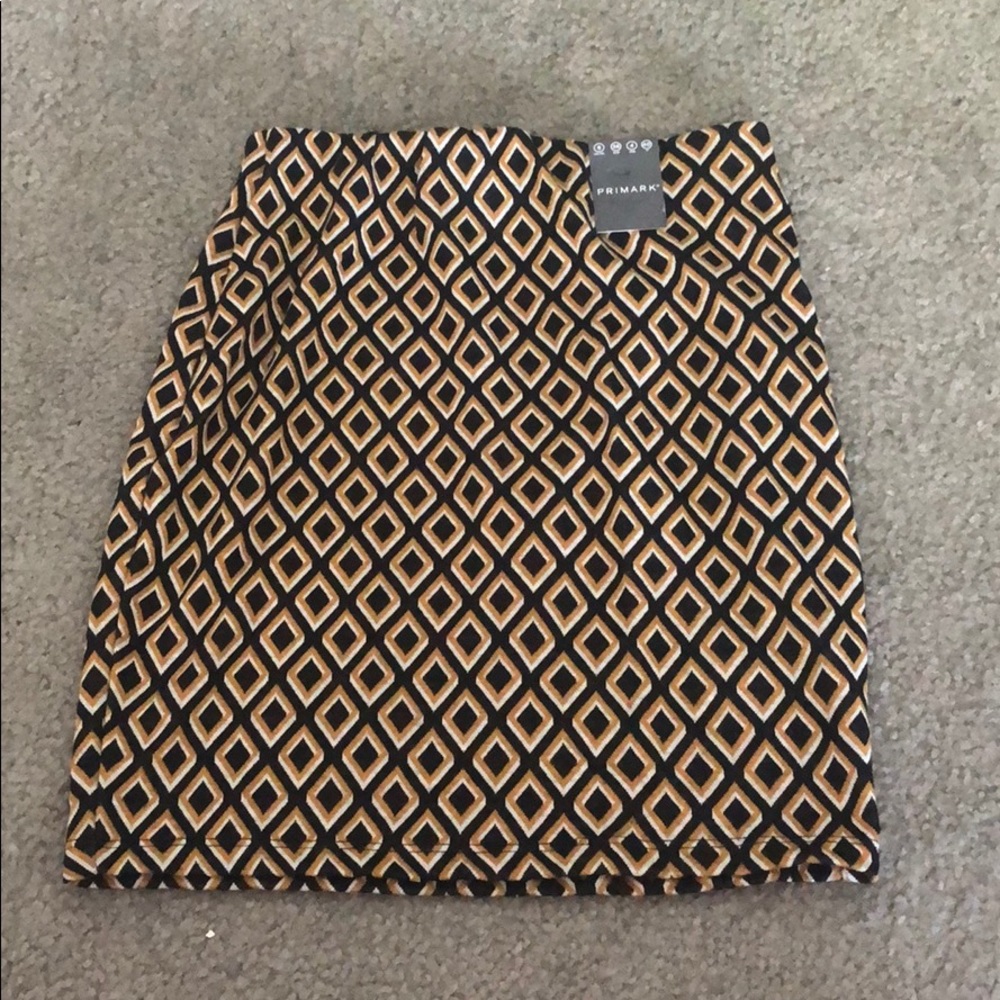 Brand new patterned pencil skirt